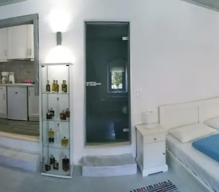 Xenonas Apartment Kamilari Exterior photo